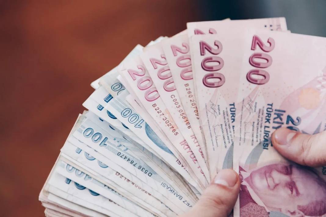 Yeni yılda emeklilerin zamlı maaş tablosu netleşti! 7500 lira maaş alan emekli 2024'te bu zamlı aylığı alacak 7