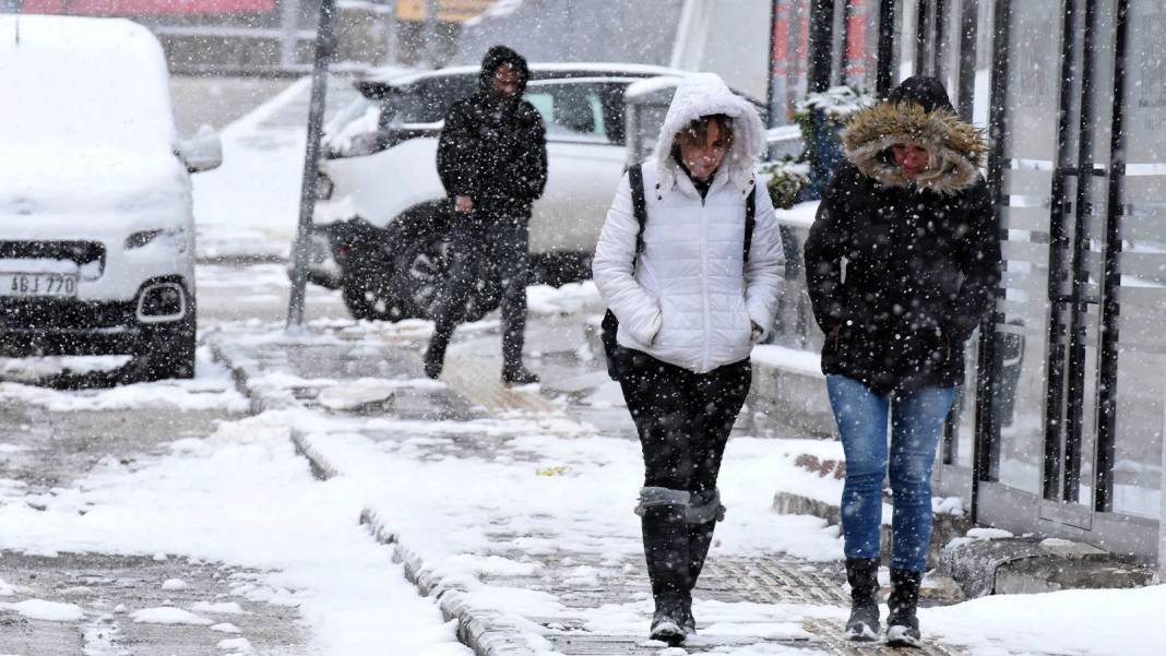 Türkiye buz kesecek: Meteoroloji'den İstanbul dahil 56 il kar ve sağanak uyarısı! 7