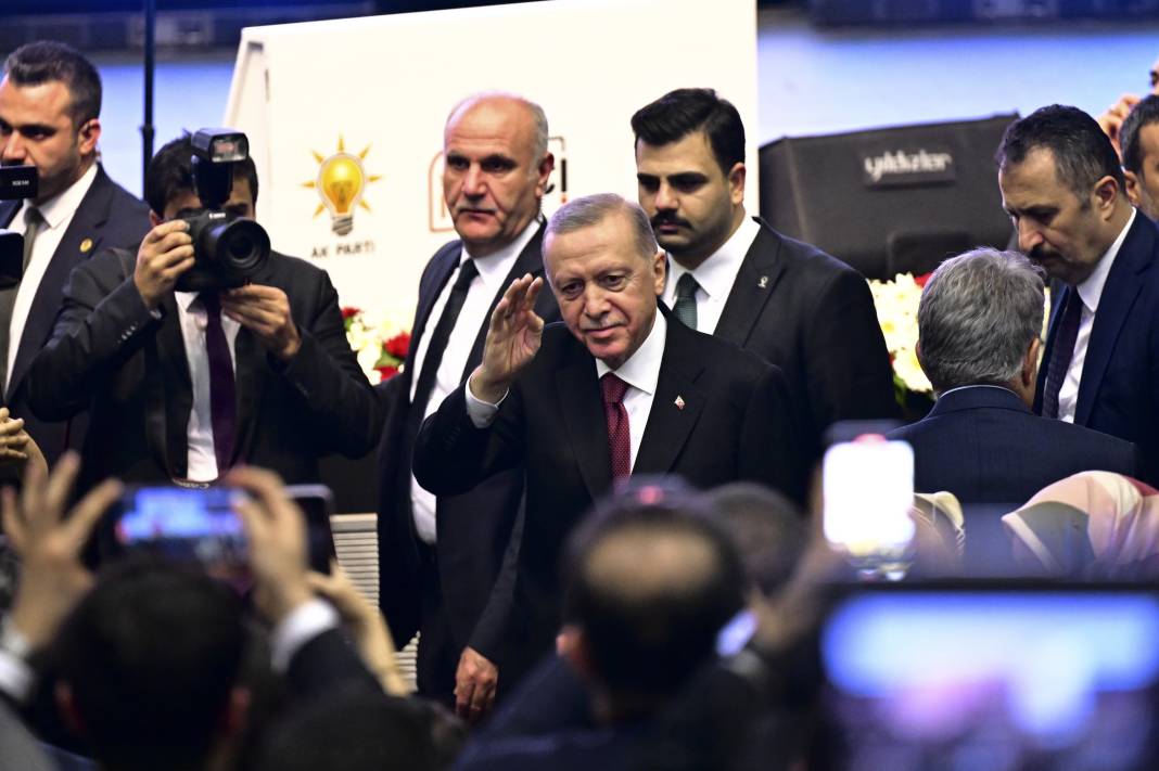 AKP'de Ankara hareketliliği! Mansur Yavaş'a karşı yarışacak adayı yeğeni ifşaladı 5