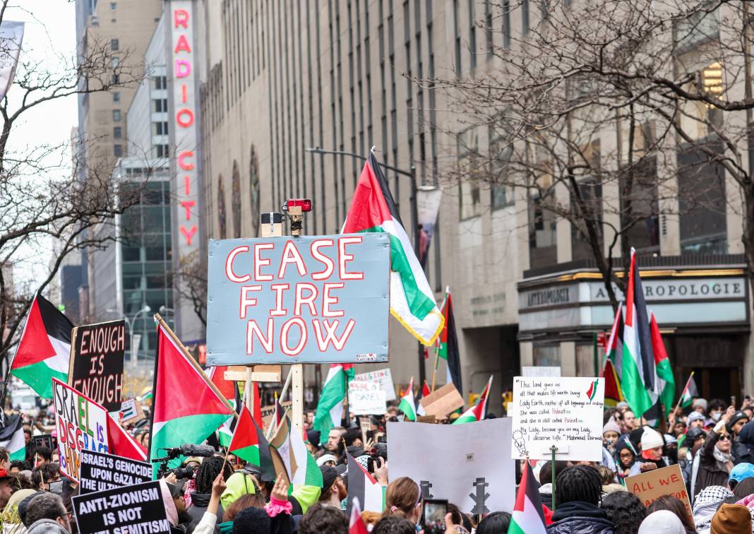 ABD Filistin için ayaklandı: Noel kutlaması yerine Filistine destek gösterisi düzenlendi! 2