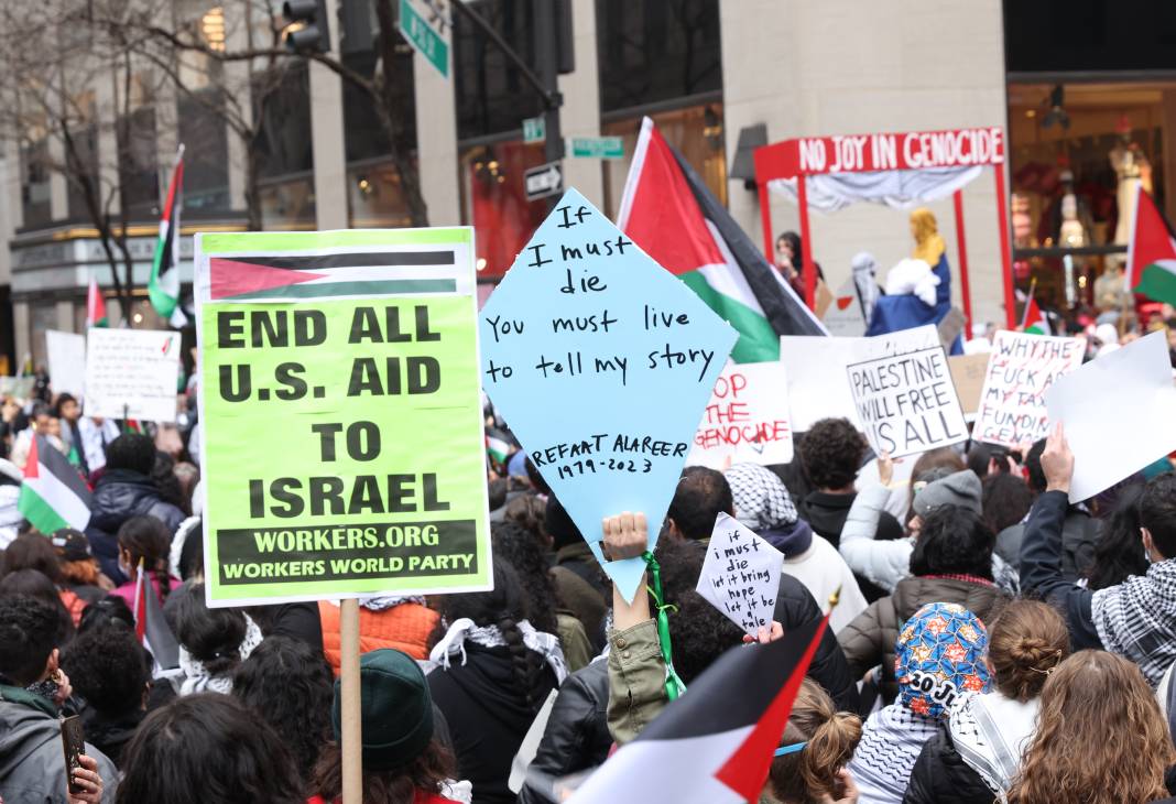 ABD Filistin için ayaklandı: Noel kutlaması yerine Filistine destek gösterisi düzenlendi! 9