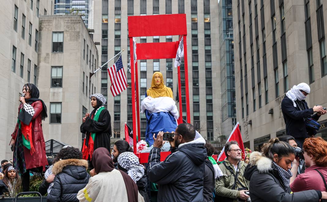 ABD Filistin için ayaklandı: Noel kutlaması yerine Filistine destek gösterisi düzenlendi! 6