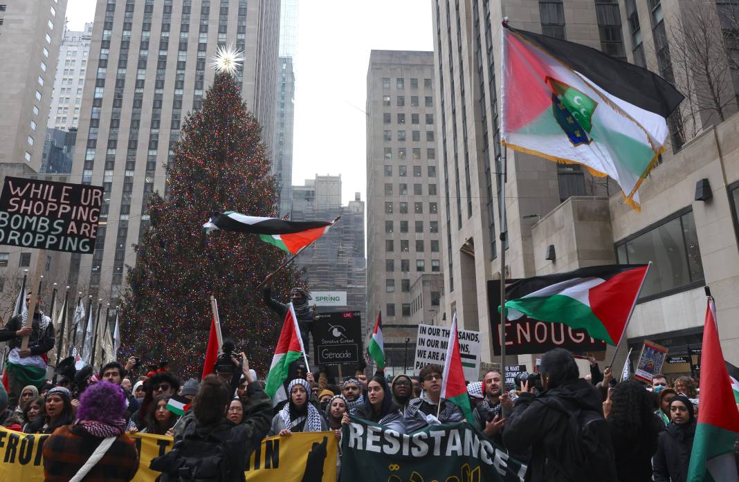 ABD Filistin için ayaklandı: Noel kutlaması yerine Filistine destek gösterisi düzenlendi! 15