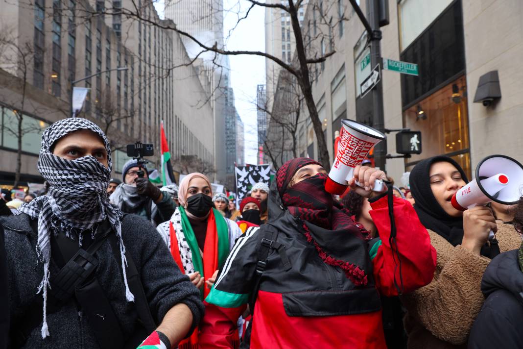 ABD Filistin için ayaklandı: Noel kutlaması yerine Filistine destek gösterisi düzenlendi! 14