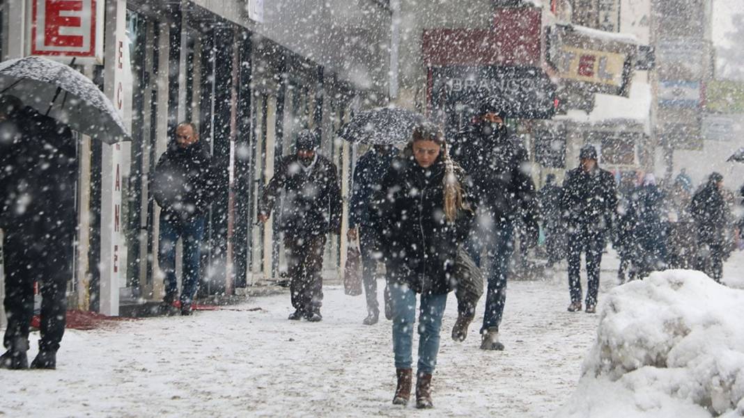 Türkiye buz kesecek: Meteoroloji'den İstanbul dahil 56 il kar ve sağanak uyarısı! 3