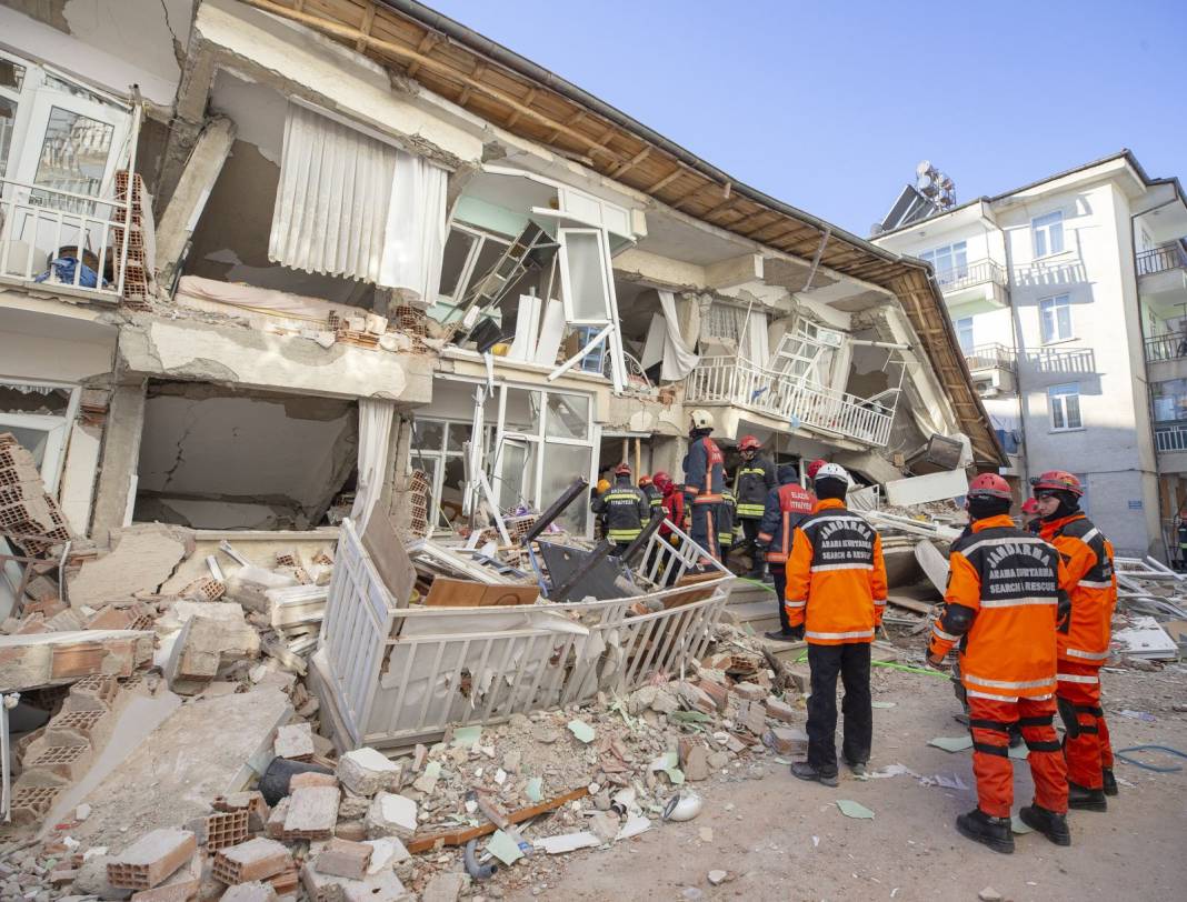 Gözler olası İstanbul depremine çevrilmişken Şener Üşümezsoy asıl tehlike altındaki bölgeyi açıkladı 9