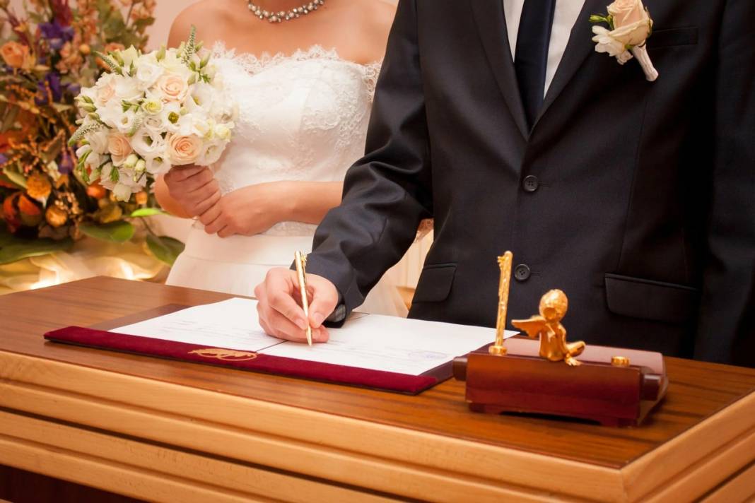 150 bin liralık evlilik kredisinde kritik detay: Başvuru şartına yaş sınırlaması getirildi 8