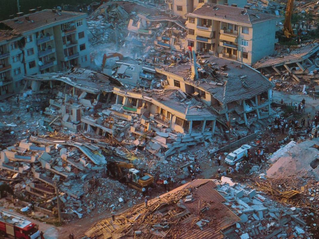 Gözler olası İstanbul depremine çevrilmişken Şener Üşümezsoy asıl tehlike altındaki bölgeyi açıkladı 6