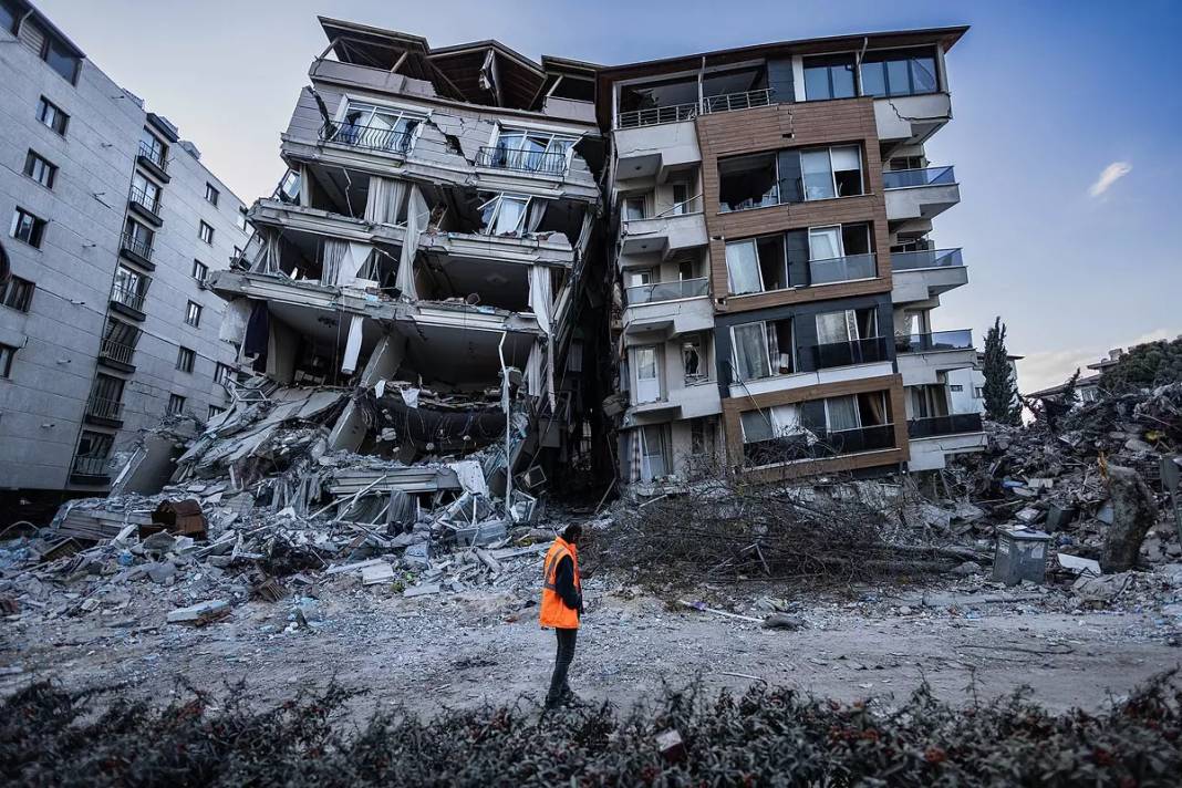 Gözler olası İstanbul depremine çevrilmişken Şener Üşümezsoy asıl tehlike altındaki bölgeyi açıkladı 5