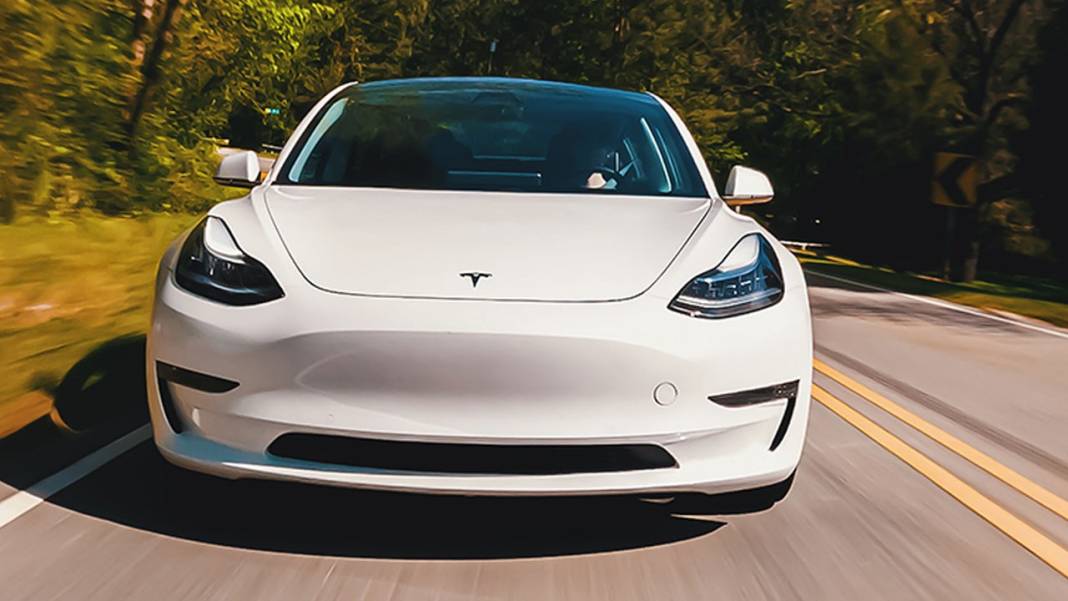 Araç piyasasını hareketlendiren gelişme: Ucuz Tesla üretimi için harekete geçildi! 1