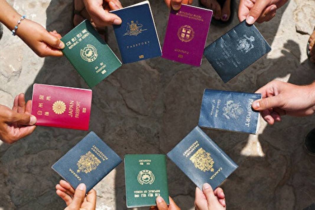 Dünyanın en güçlü pasaportları sıralaması yenilendi: Türkiye kaçıncı sırada? 8
