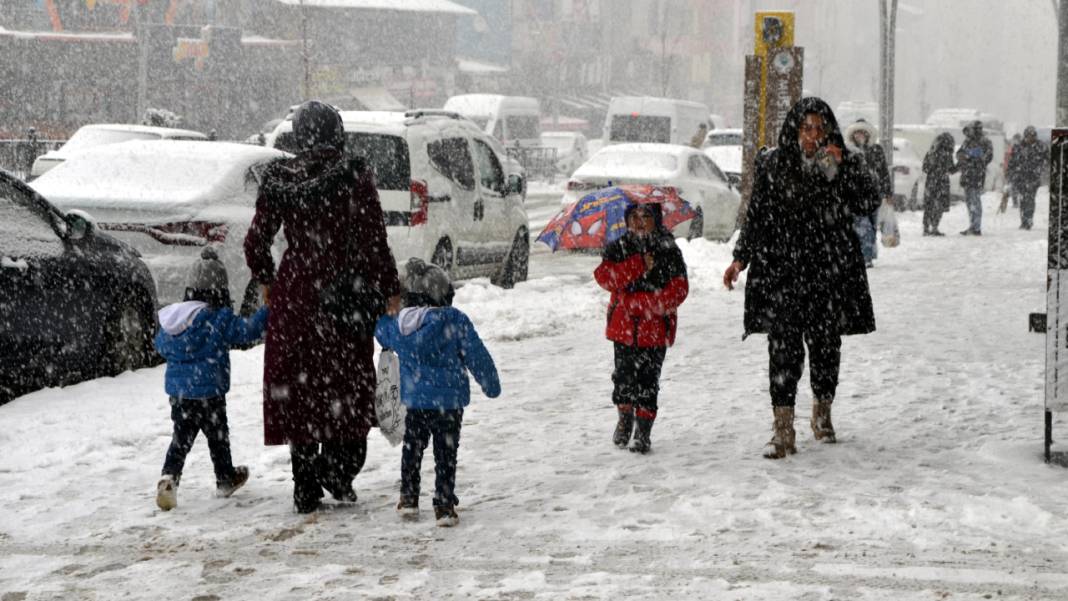 Meteoroloji'den İstanbul dahil o illere kritik uyarı: Yogün kar yağışı geliyor! Günlerce sürecek... 1