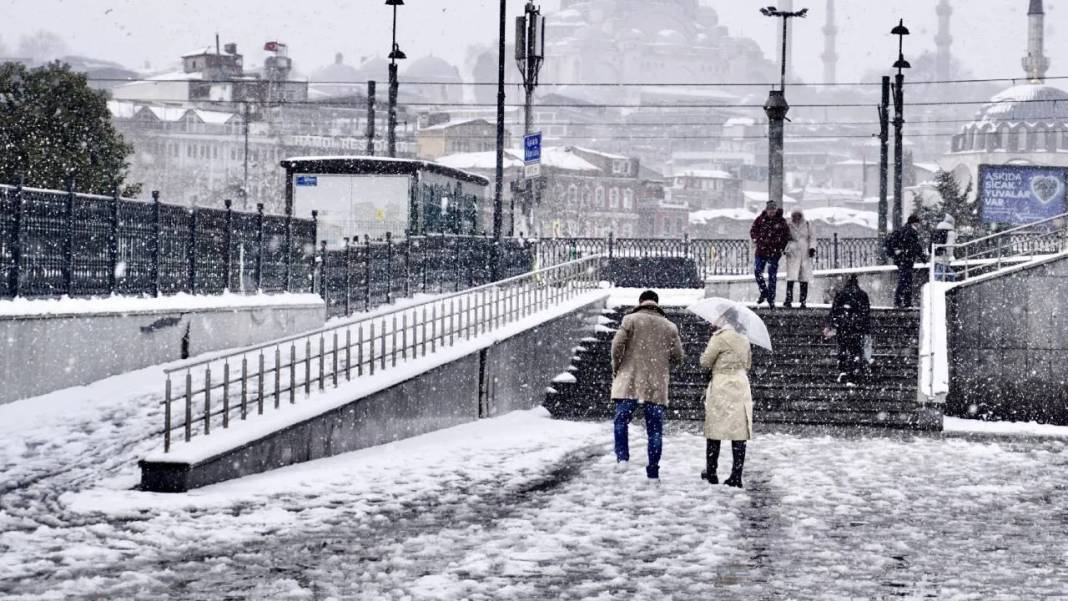 İstanbul'da kar alarmı: Tarih verildi, ekipler hazırda! 11