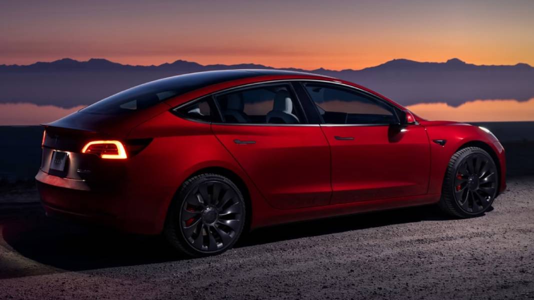 Araç piyasasını hareketlendiren gelişme: Ucuz Tesla üretimi için harekete geçildi! 5