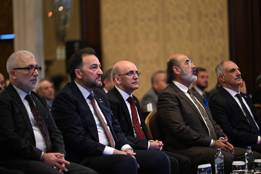 Mehmet Şimşek Davos'a gidecekti: Erdoğan kurmaylarına ne talimat verdi 1
