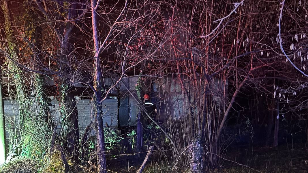 Düzce’de tek katlı evde çıkan yangında acı kayıp:  1 ölü 3