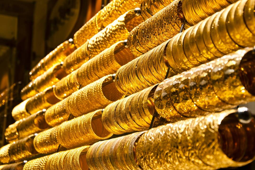 İslam Memiş 2024’te gram altının göreceği yeni rekor seviyesini açıkladı! Altın yatırımcıları bir gecede zengin olacak 10