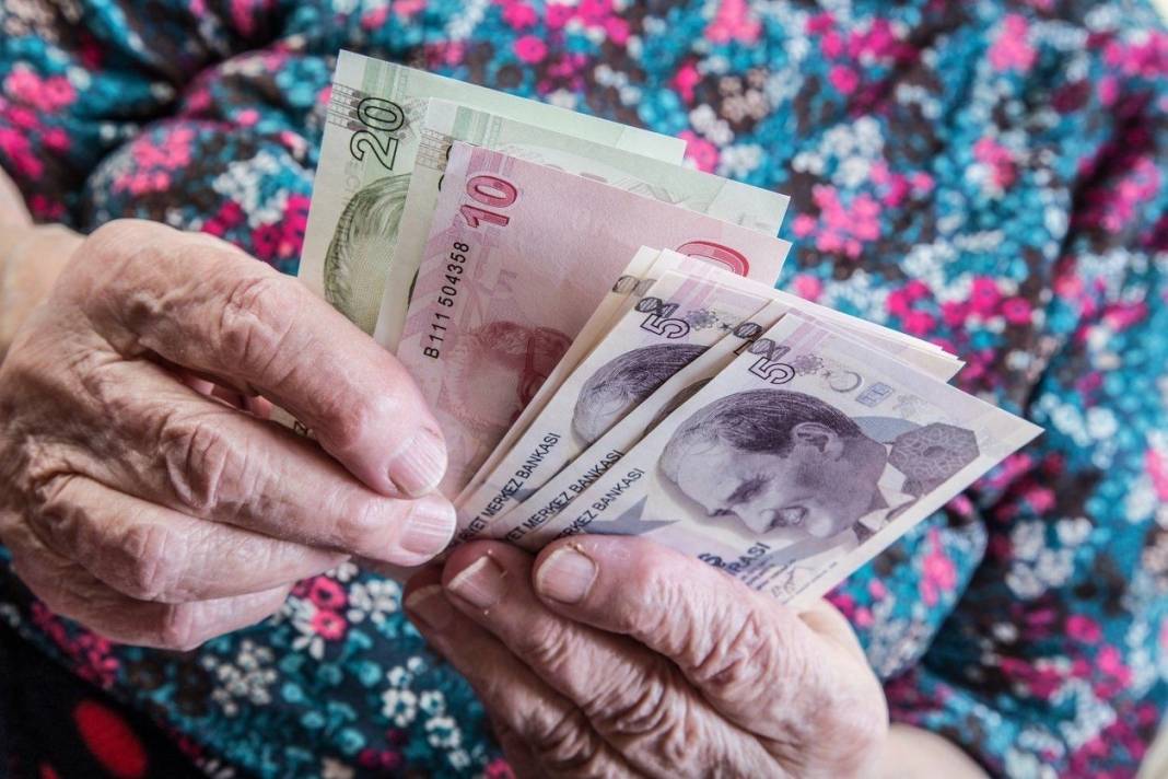 7 bin 500 lira alan emekliye 12 bin lira ek ödeme fırsatı: Kesenin ağzı açıldı şartlar belli oldu 1