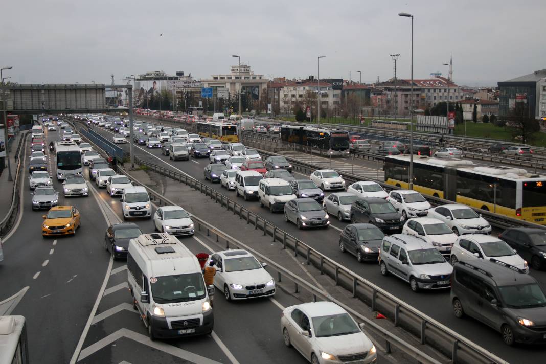 Bunu yapmayan araç sahipleri yandı: Zorunlu trafik sigortasının yeni yıl fiyatı belli oldu 4