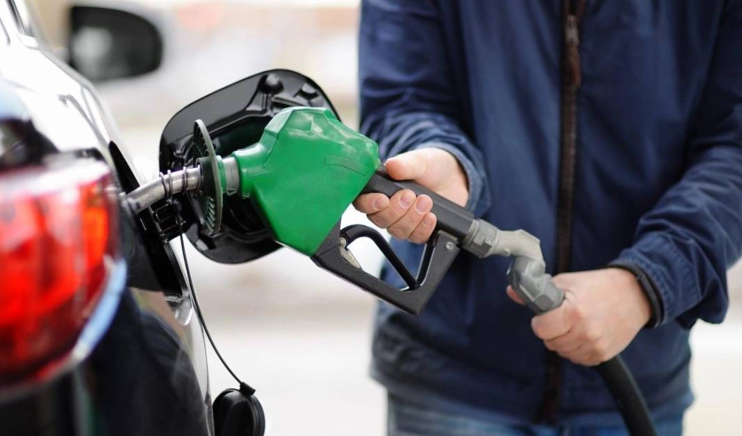 Akaryakıta büyük zam geldi: İşte güncel benzin, motorin ve LPG fiyatları 8