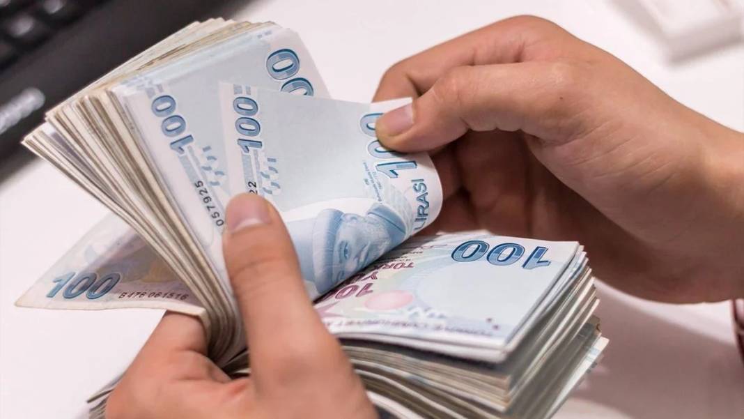3 bin lira olarak açıklanan emekli ikramiyesi için harekete geçildi! Erdoğan'ın masasındaki son zam formülünü uzmanı açıkladı 5