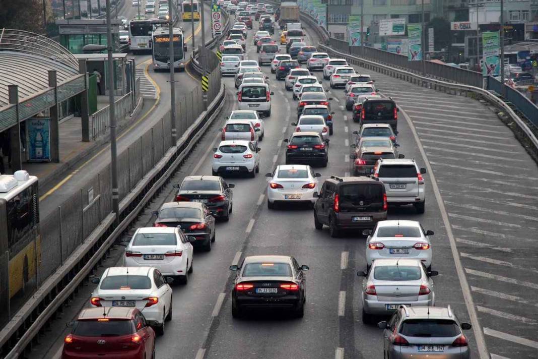 Aracı olan milyonları ilgilendiriyor: Bunu yapmayanın aracı trafikten men edilecek! Trafik sigortasında yeni dönem için son 10 gün 4