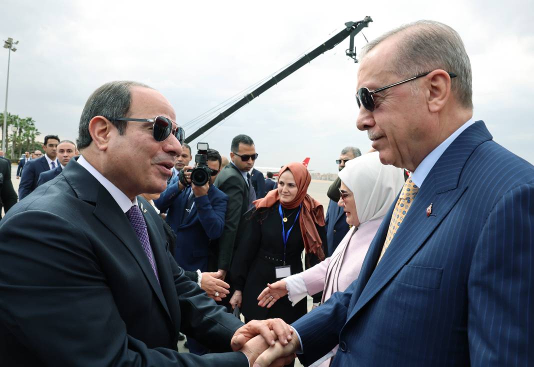 Cumhurbaşkanı Erdoğan 12 yıl sonra Mısır'da Sisi ile bir arada 1