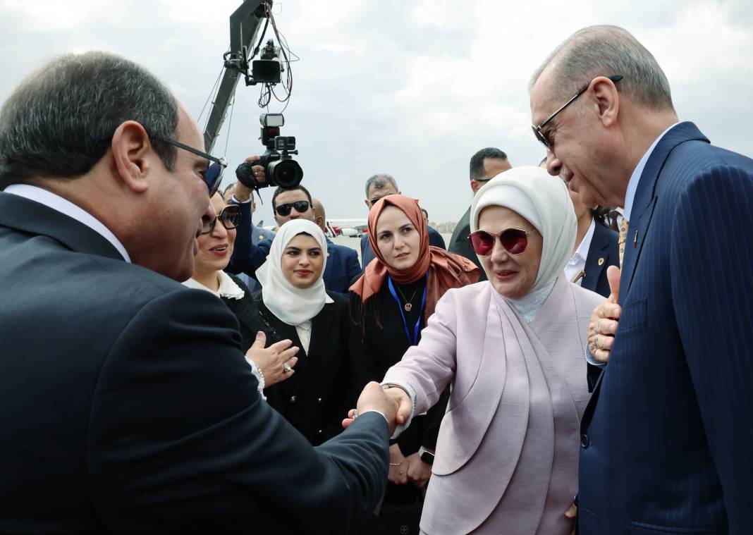 Cumhurbaşkanı Erdoğan 12 yıl sonra Mısır'da Sisi ile bir arada 2