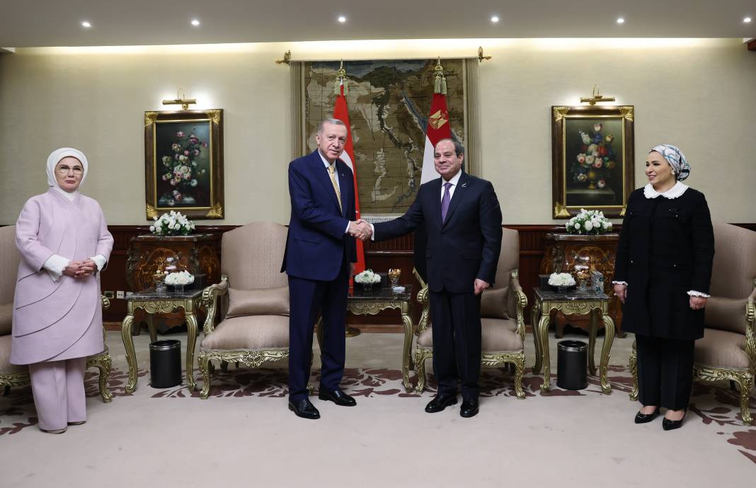 Cumhurbaşkanı Erdoğan 12 yıl sonra Mısır'da Sisi ile bir arada 6