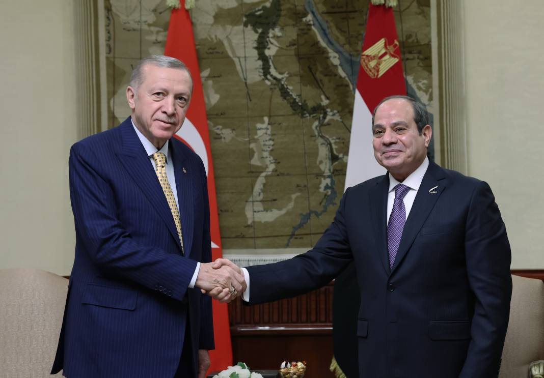 Cumhurbaşkanı Erdoğan 12 yıl sonra Mısır'da Sisi ile bir arada 7