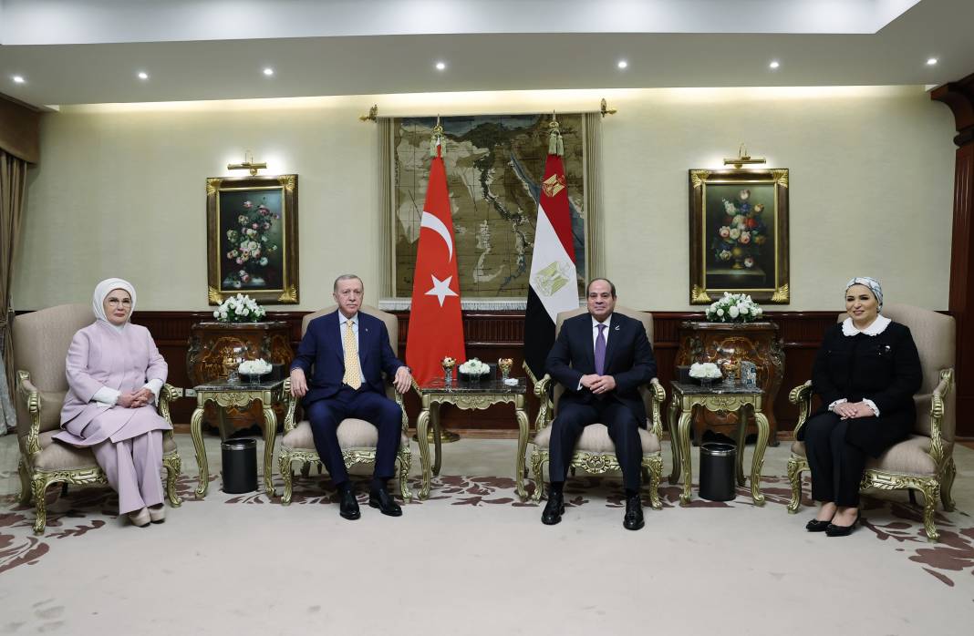 Cumhurbaşkanı Erdoğan 12 yıl sonra Mısır'da Sisi ile bir arada 5