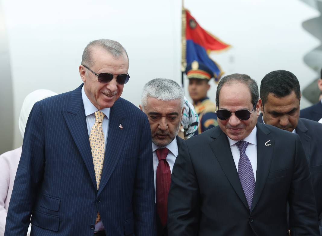 Cumhurbaşkanı Erdoğan 12 yıl sonra Mısır'da Sisi ile bir arada 3