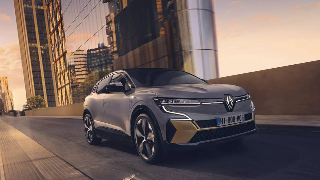 Renault'tan dev kampanya: 400 bin lirası olan sıfır araç sahibi olacak! Fiyatı duyan bayilere koşacak... 12