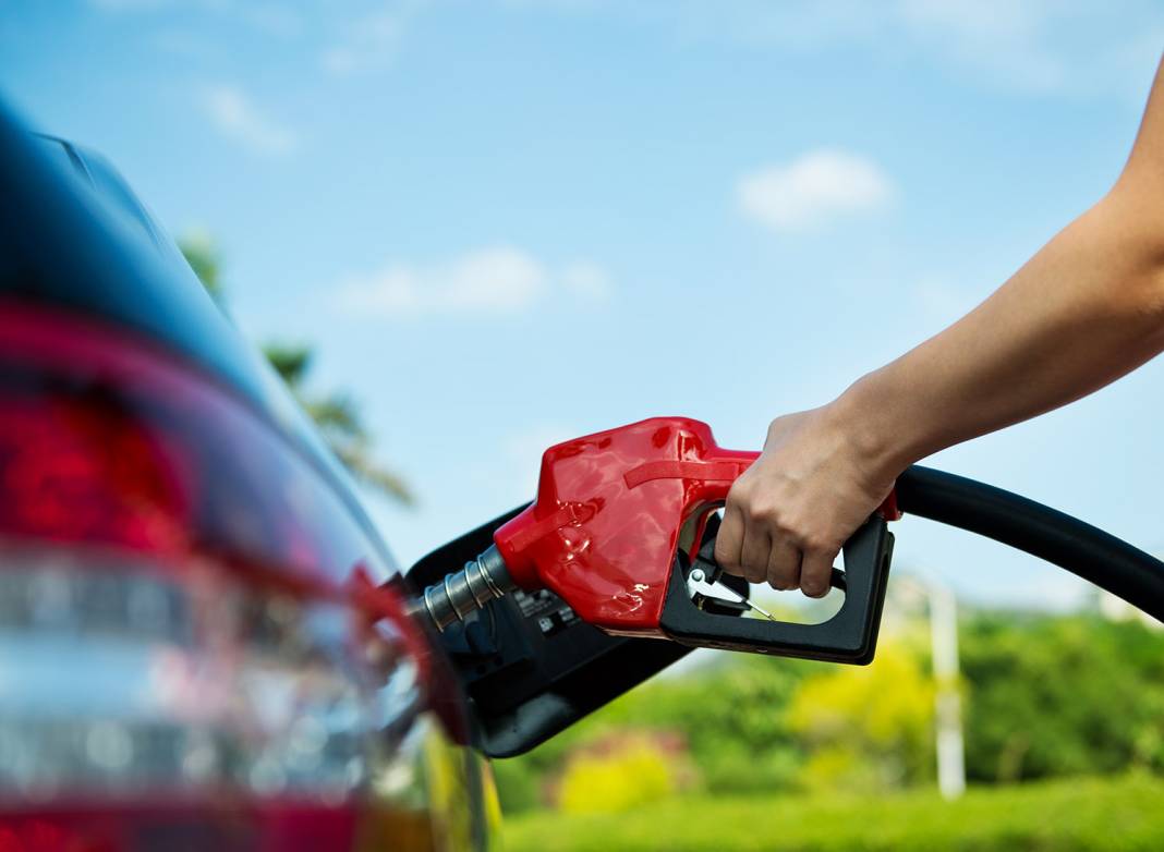 Akaryakıta büyük zam geldi: İşte güncel benzin, motorin ve LPG fiyatları 3