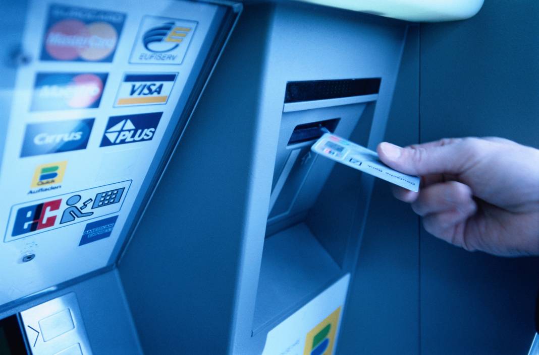 Bankalardan milyonları üzen gelişme! Para çekme ve yatırmada yeni dönem resmen başladı…ATM’ler önünde kuyruklar oluşacak 1