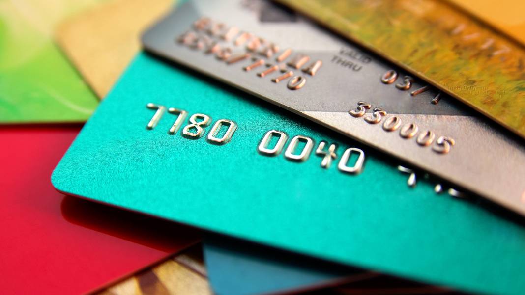 Kredi kartı kullanan herkesi ilgilendiriyor! Yeni dönem başladı: İşte kısıtlama düzenlemesindeki son detaylar 8