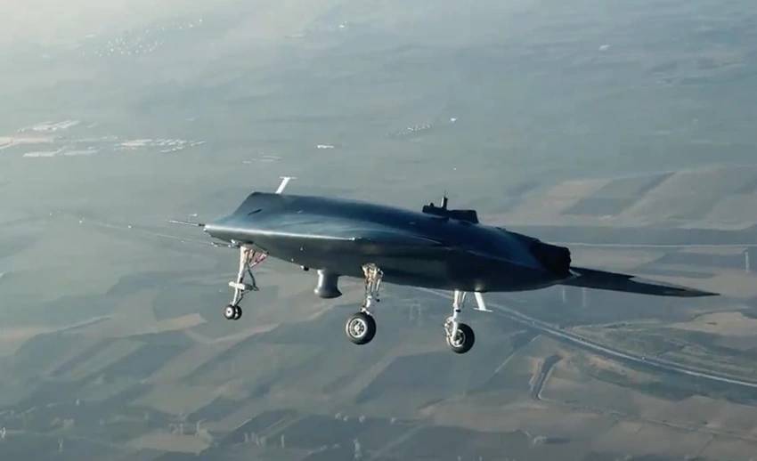 Türkiye'nin insansız hava aracı Anka-3'ün yeni görüntüleri hayran bıraktı 20