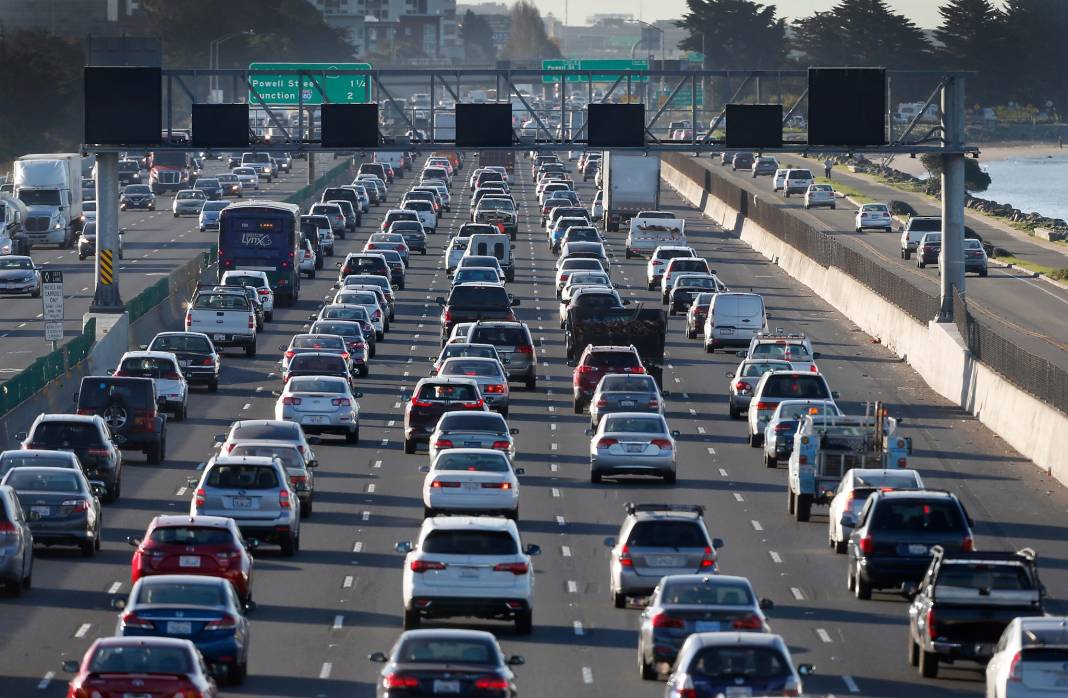Aracı olan milyonları ilgilendiriyor: Bunu yapmayanın aracı trafikten men edilecek! Trafik sigortasında yeni dönem için son 10 gün 8