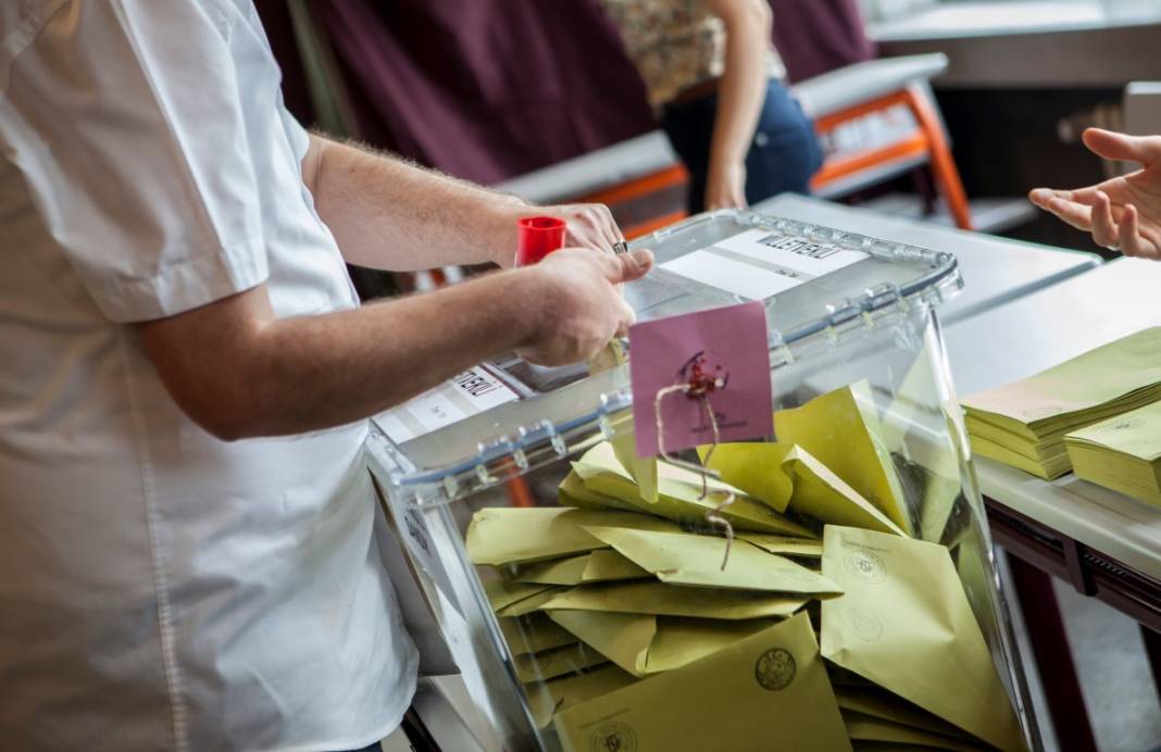 Yerel seçim öncesi son anket sonuçları açıklandı: 3 kilit partide dikkat çeken düşüş 1