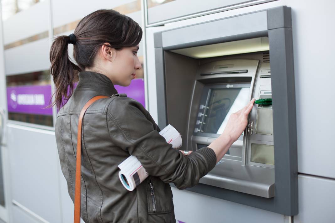 ATM'den para çekenler hayatının şokunu yaşıyor! Bankalardan yeni düzenleme rekor seviyede arttı 1