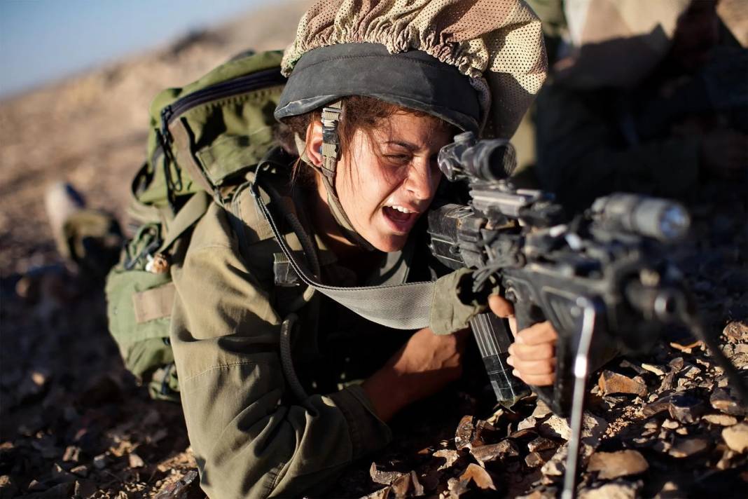 Avrupa ülkesinde kadınlara da zorunlu askerlik getiriliyor: Savaş kapıya dayandı! 6
