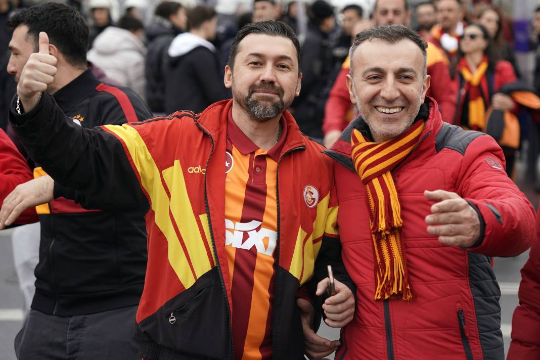 Galatasaray taraftarı, Dolmabahçe'de 6