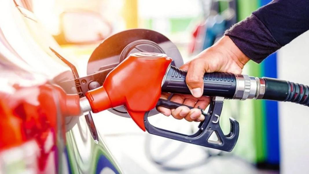 Akaryakıtta fiyatlar düşüşe geçti: İşte benzin, motorin ve LPG'de son durum... 9