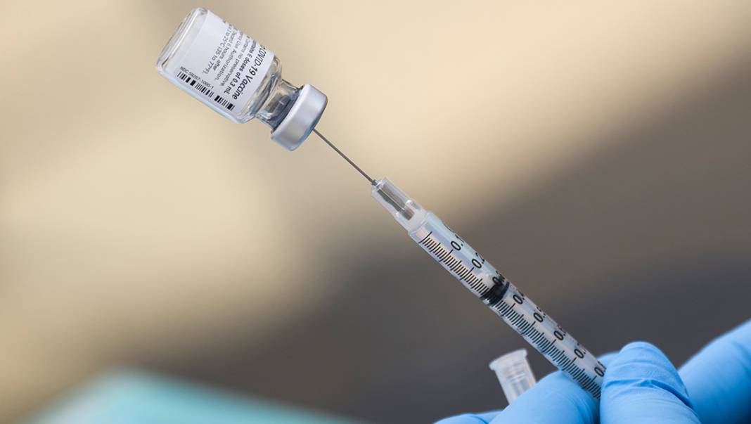Dünya 29 ayda 217 kez koronavirüs aşısı yaptıran kişiyi konuşuyor 1