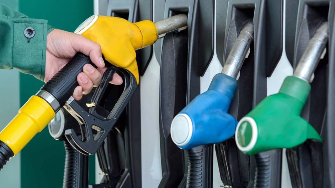 Akaryakıtta fiyatlar düşüşe geçti: İşte benzin, motorin ve LPG'de son durum... 2