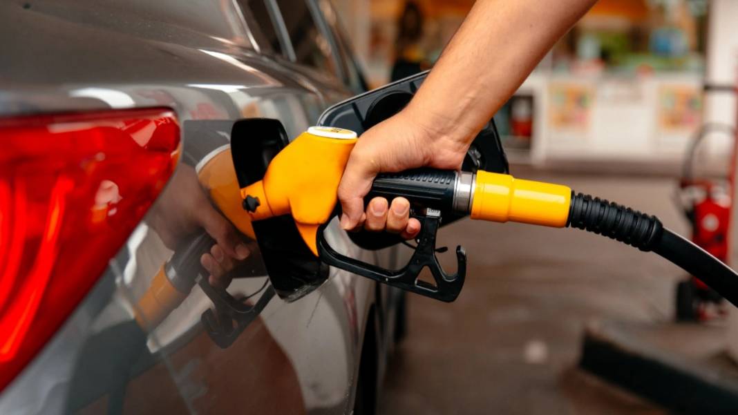 Akaryakıtta fiyatlar düşüşe geçti: İşte benzin, motorin ve LPG'de son durum... 3