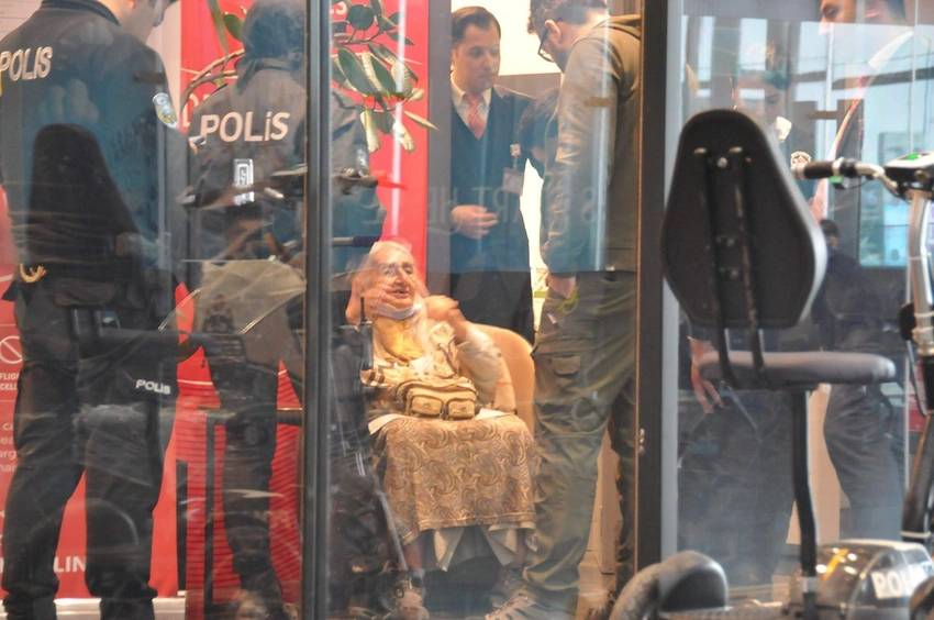 Tom Hanks'in filmi gerçek oldu: Aylardır İstanbul Havalimanı'nda yaşıyor! 4