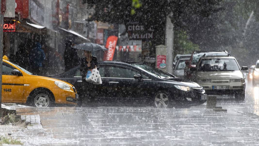 Meteoroloji'den kritik uyarı: Kar, fırtına, sağanak ve sıcaklıklar... Türkiye dört mevsim yaşayacak! 16