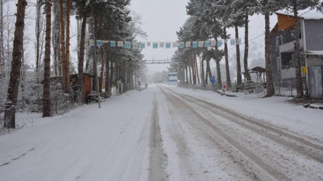 Meteoroloji'den kritik uyarı: Kar, fırtına, sağanak ve sıcaklıklar... Türkiye dört mevsim yaşayacak! 15