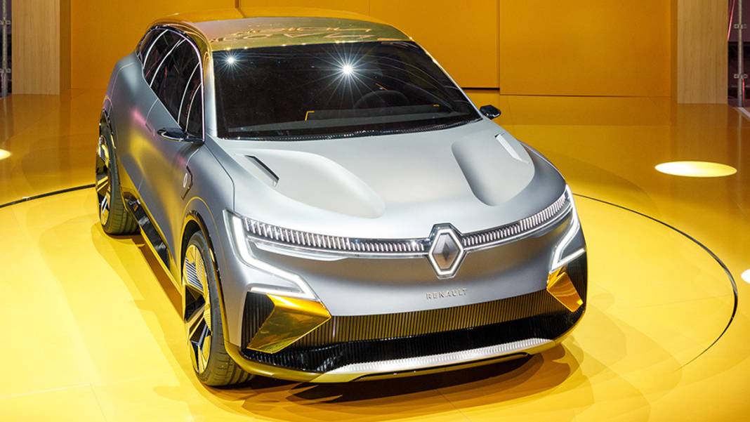 Renault'tan flaş karar: Hem elektrikli hem de içten yanmalı motorlu araçlar üretilecek 2